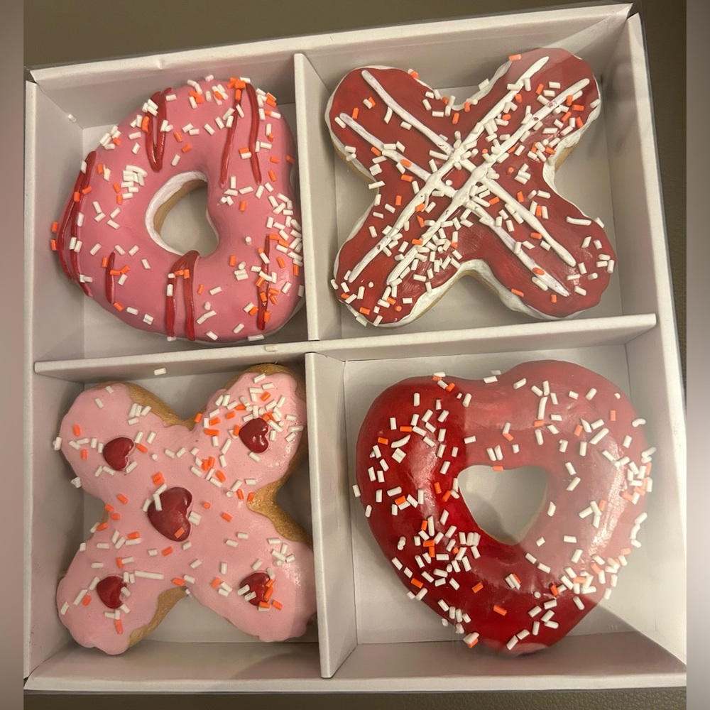 Pink and Red Faux Donuts 4in Set of 4 Pink Red White XO Love New - Picture 3 of 4